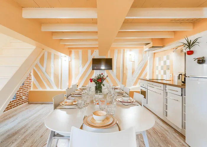 Loft Honfleurais 10 Personnes - Coeur Historique Дом отдыха